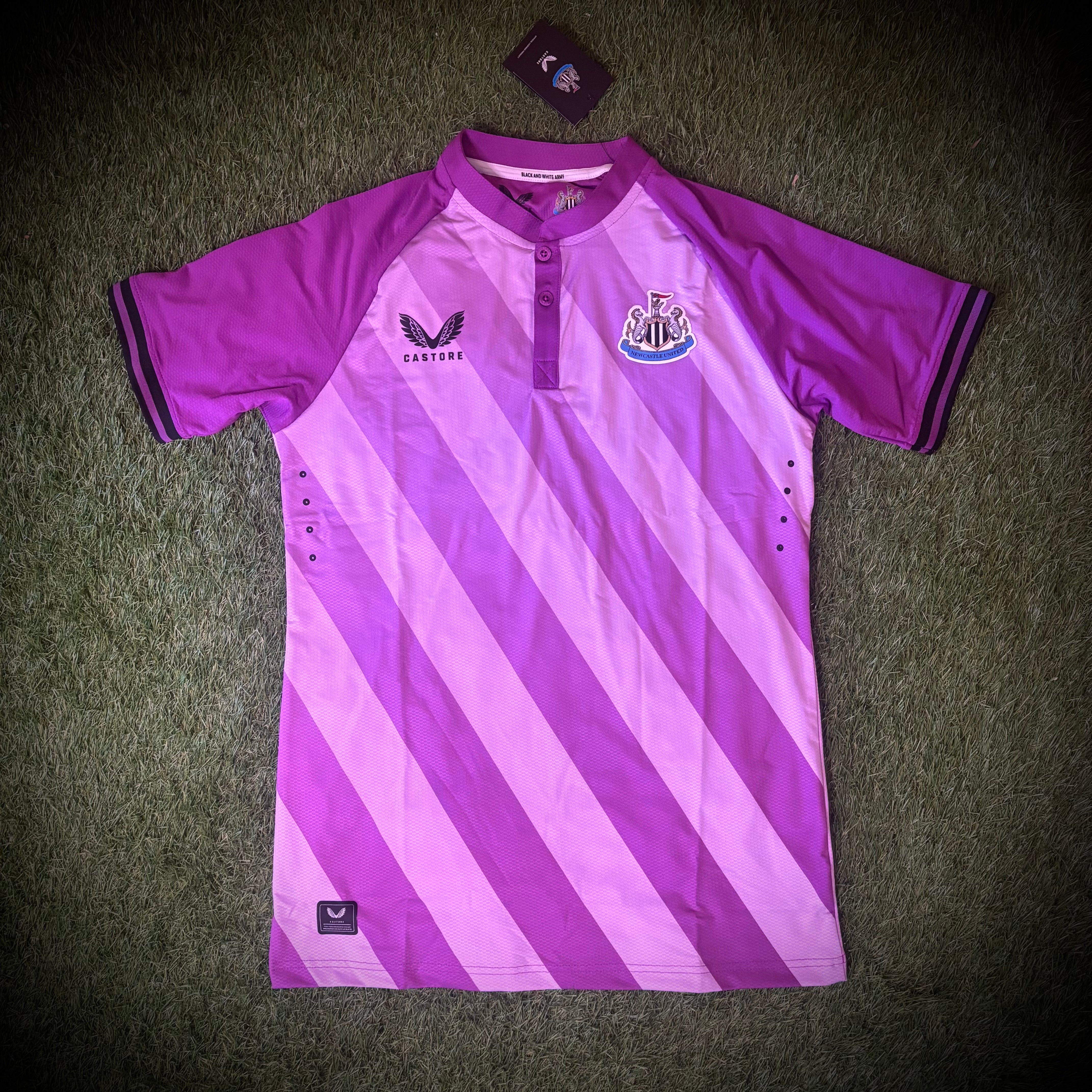 Newcastle 21/22 GK Home Shirt- no Sponsor